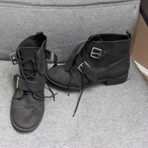 H&M BUCKLED BOOTS